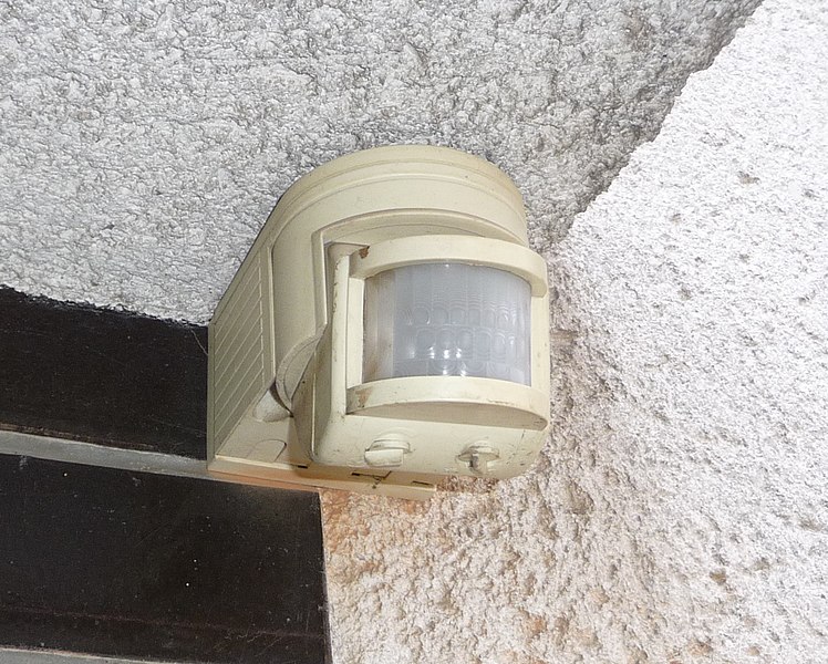 Motion detectors, Frystak