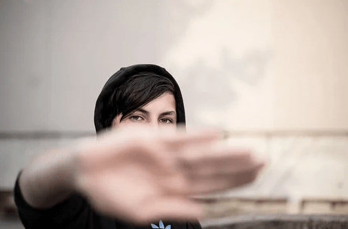 Why We Shouldn’t Rub Our Eyes