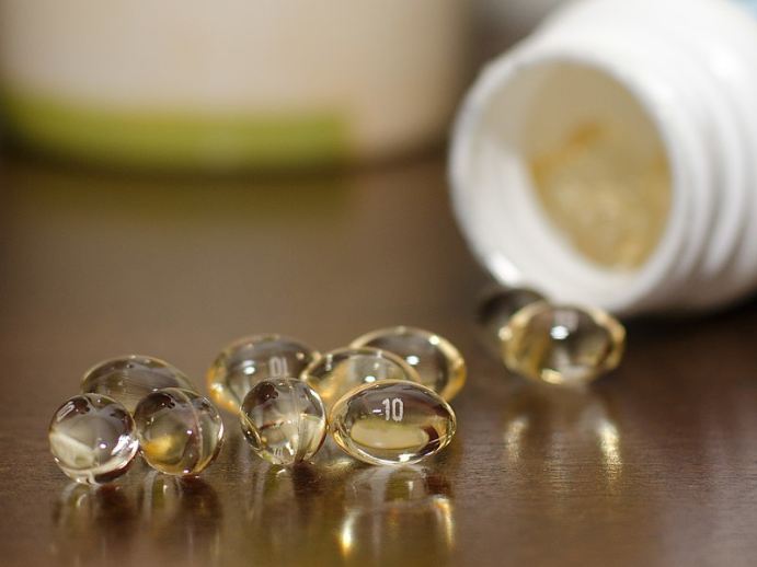 Soft gel capsules that are completely transparent