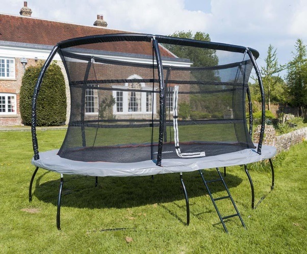Trampolining All Summer on A BERG Trampoline – Choosing the Right One